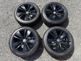 235/45r18 ZIMNÍ SADA ŠKODA SUPERB 8JX18 ET44 ZÁNOVNÍ PNEU