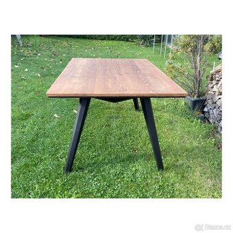 Jídelní stůl – City 140 cm, dřevo + kov
