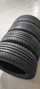 Nové 235/55/18 Kumho Crugen, DOT 1923. Vzorek 8.6mm.