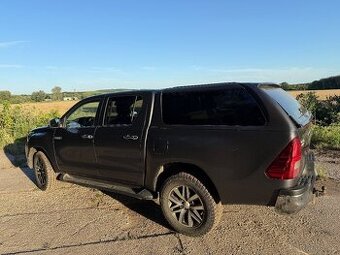 Toyota Hilux 2,4 D 110 kw