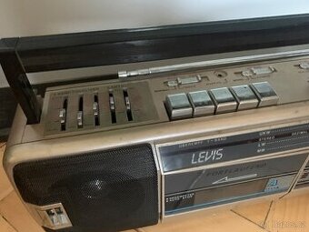 Retro radiomagnetofon "jezevčík" Levis s ekvalizérem
