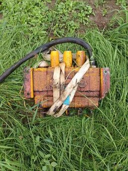 Prodám hydraulický rozvaděč un Hon 053