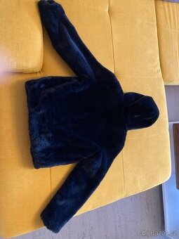 Černý zimní dívčí kabátek