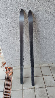 Prodám dětské běžky se šupinami Sporten, délka 120 cm