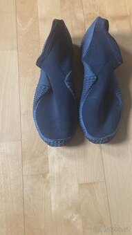 Neoprenové boty do vody MARES s pevnou podrážkou – vel. 11 (