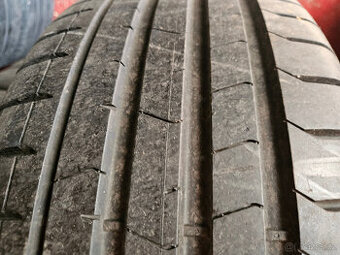 245/40R19 94W P-Zero  PZ4 Seal Inside PIRELLI