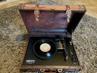 Gramofon Camry v retro kufříkovém provedení