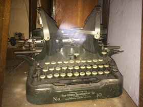 Starožitný psací stroj Oliver, Olympia, Adler, ...