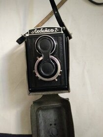Starý fotoaparát zrcadlovka Lubitel 2