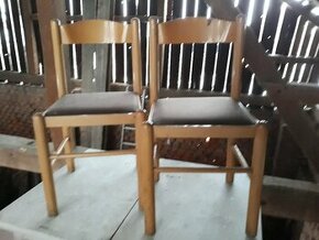 Retro staré židle a další nabytek