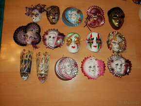 Prodám různé masky na zed...vše viz foto...cena 30kč-50kč dl - 1