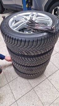 Levně 4x Kompletní 215/55 R17 98V Eurowinter HS01