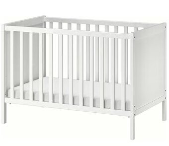 Dětská postýlka IKEA SUNDVIK - bílá + matrace SKONAST