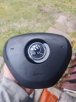 Airbag řidiče škoda