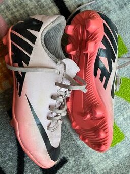 Kopačky Nike lisovky 36,5 (23,5cm)
