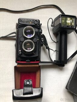 Yashica 124 G - 1