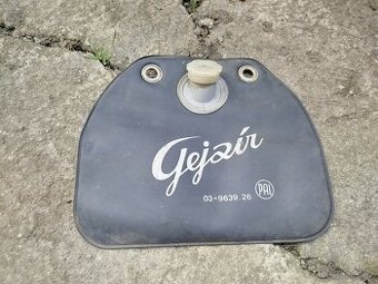 Škoda originál pytlík ostřikovače Gejzír hezký stav