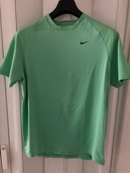 Sportovní tričko Nike