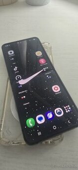 Samsung galaxy Z flip 4,8GB ram a 256GB vnitřní úložiště