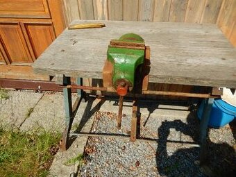 Svěrák 125mm, s mechanismem umožňujícim sklopení