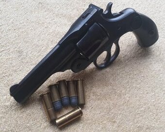 Historický revolver Harrington Richardson cal.38 CF / 38 SW