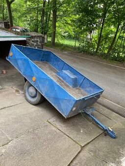 Přívěsný vozík za auto