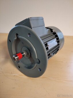 Prodám motor MEZ Mohelnice 0.75 kw 2800 ot.
