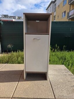 Prodám zachovalou koupelnovou skříňku
