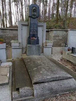 Přenechám hrobku.