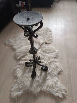 ruční kovaná práce