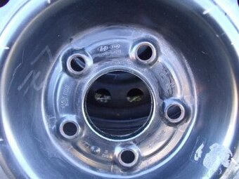 Prodám zimní kola 185/65 R 15 na plechových discích