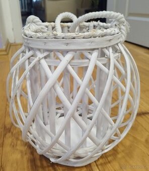 Dekorační proutěný košík