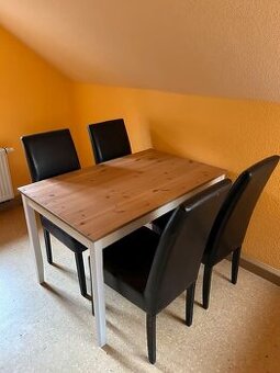 Jídelní dřevěný stůl a 4 židle - velmi dobrý stav