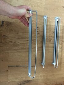 Výsuvný věšák z vestavné skříně