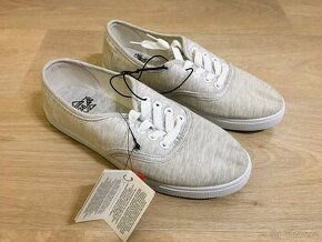 NOVÉ PLÁTĚNÉ TENISKY