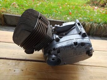 Motor Jawa 350 bizon