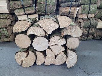 Palivové dřevo měkké-smrk, balené do balíků