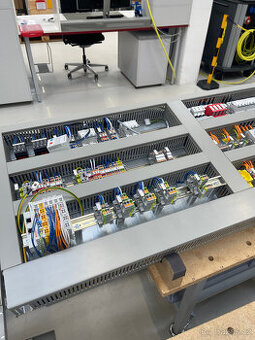 Sháníme práci v zahraničí – Elektrikář - 1