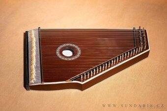 Swarmandal - Indická citera s 36 strunami