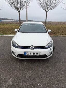 TOP: VW Golf VII GTE HYBRID