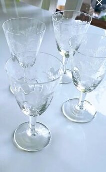 Starožitné skleničky 4 ks