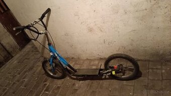 Koloběžka Worker City 16