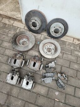 BMW E39 V8 brzdy komplet originál BMW