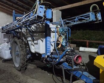 Tažený postřikovač NAPA 18