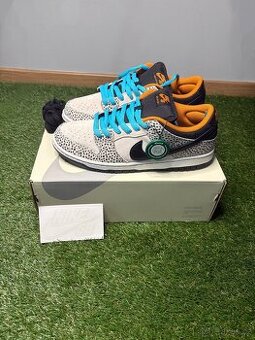 NIKE Dunk low SB Olympic safari