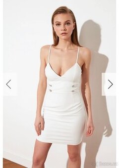 Nové šaty Trendyol