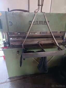 Hydraulický ohraňovací lis