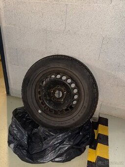 4x Zimní pneu Michelin 215/60 R16 99H XL na plechovém disku