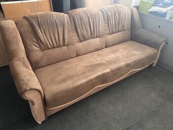 Rozkládací gauč a dvě kresla