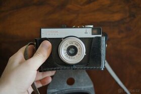 vintage analogový fotoaparát SMENA 8M (1)